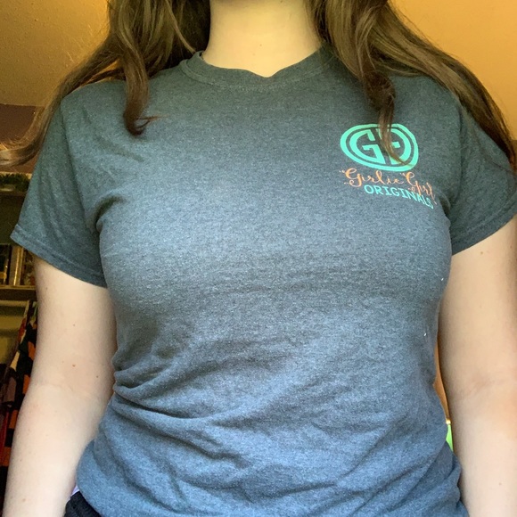 Shirts - Picture 3 of 4